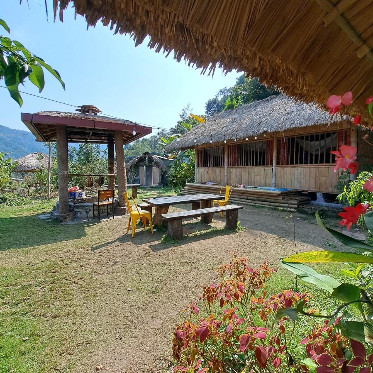 Homestay Field - Bungalow, Ha Giang Loop Tour, Motorbikes Rental Exterior photo