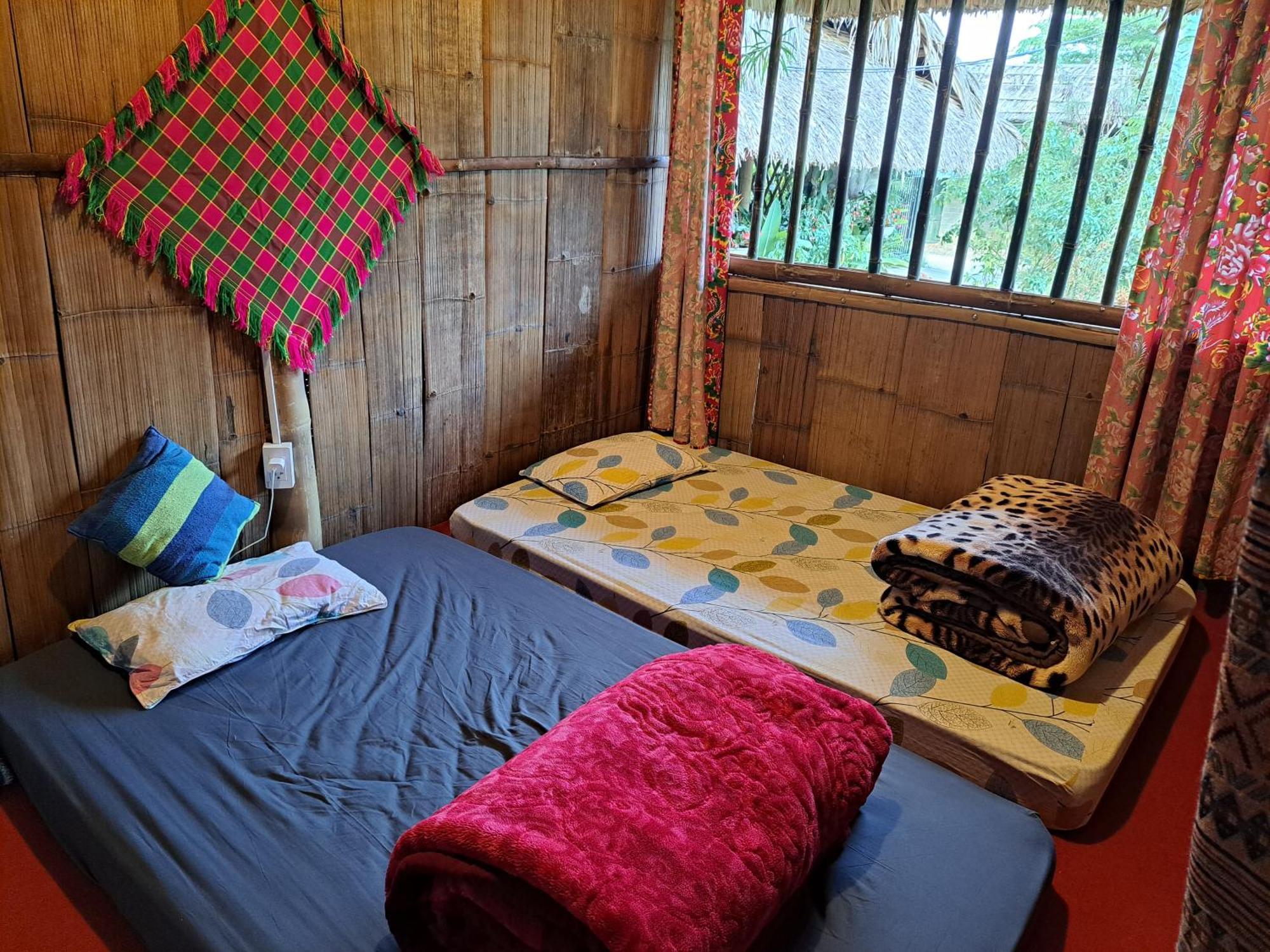 Homestay Field - Bungalow, Ha Giang Loop Tour, Motorbikes Rental Exterior photo