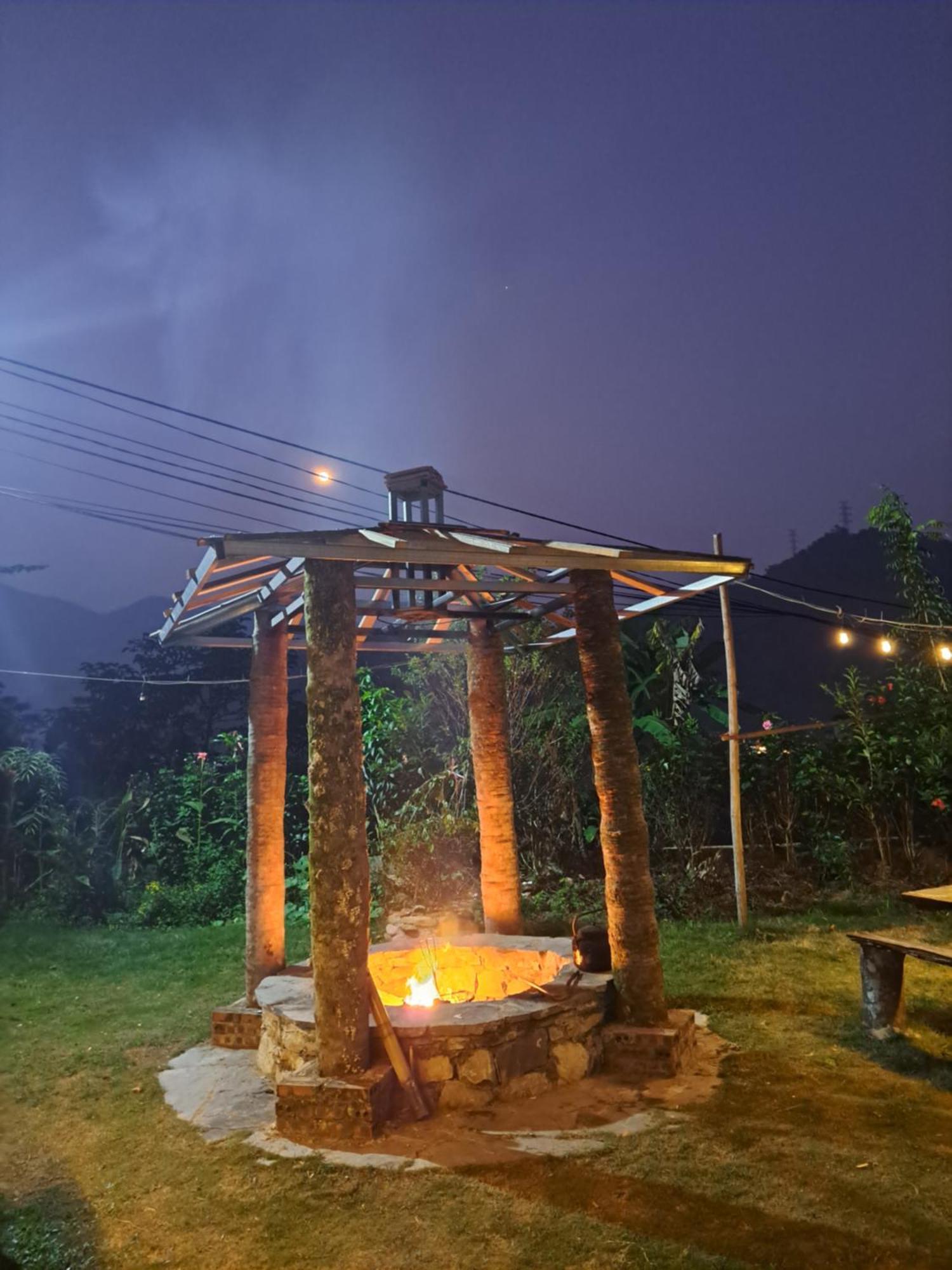 Homestay Field - Bungalow, Ha Giang Loop Tour, Motorbikes Rental Exterior photo