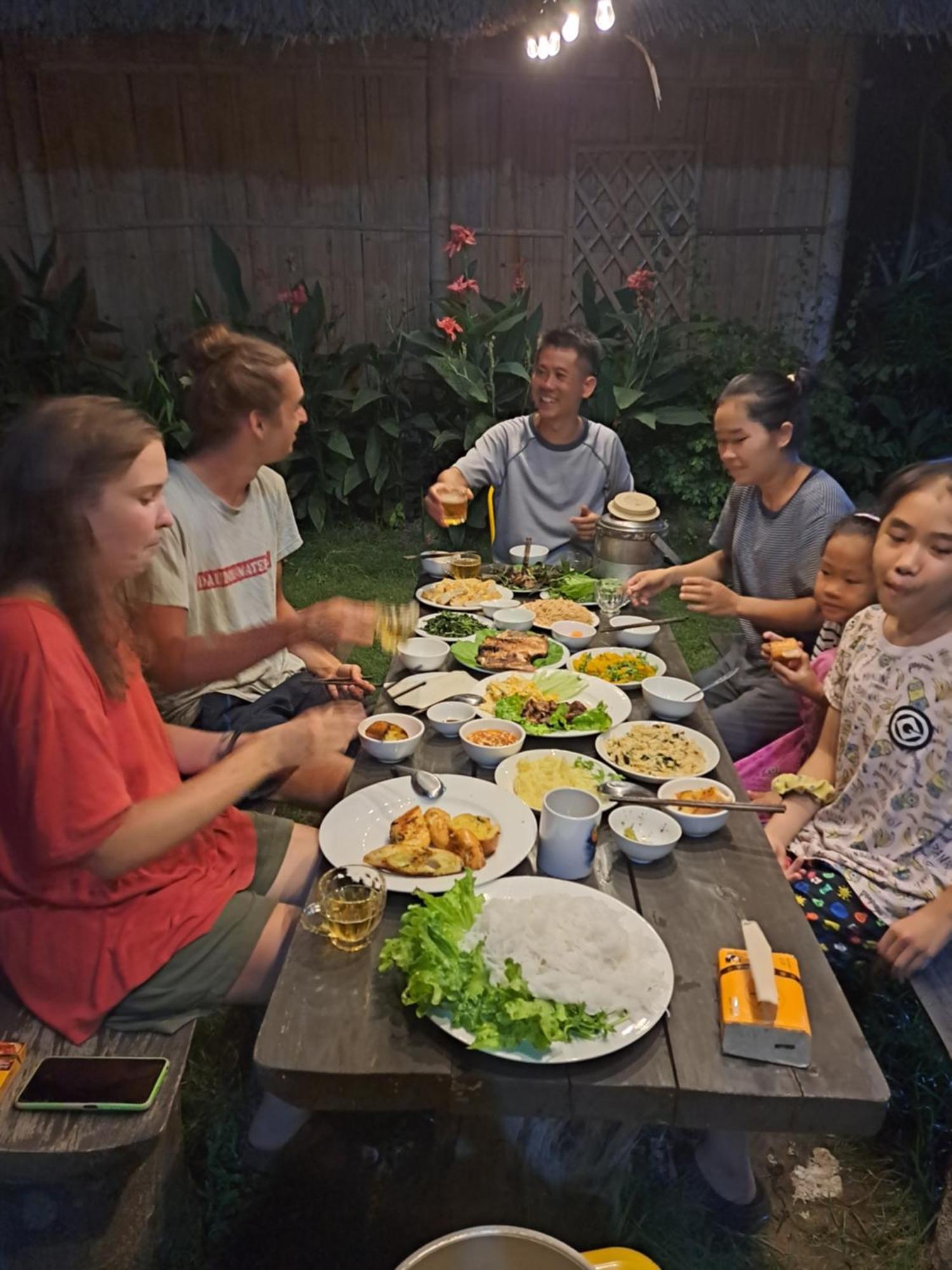 Homestay Field - Bungalow, Ha Giang Loop Tour, Motorbikes Rental Exterior photo