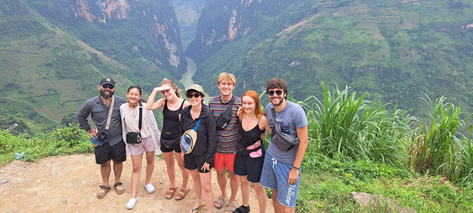 Homestay Field - Bungalow, Ha Giang Loop Tour, Motorbikes Rental Exterior photo